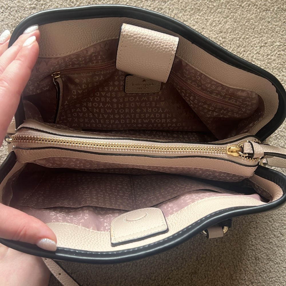 Ladies Kate Spade Purse! - Picture 3 of 11